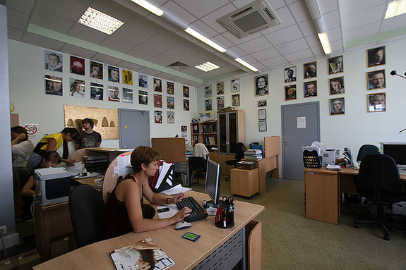 «АБАК-ПРЕСС» арендовал фабрику 10 «АБАК-ПРЕСС» арендовал фабрику 10