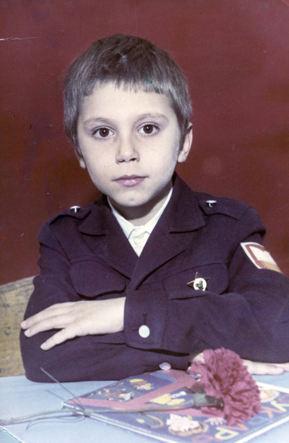 «Настоящий олдскул»: Известные люди города стали героями «детской» ФОТОвыставки 3