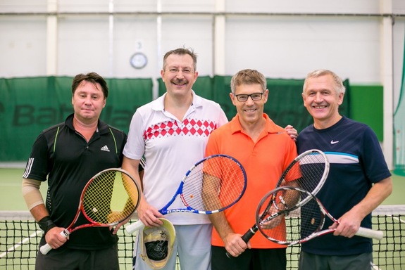 Новосибирские бизнесмены устроили турнир по большому теннису  2