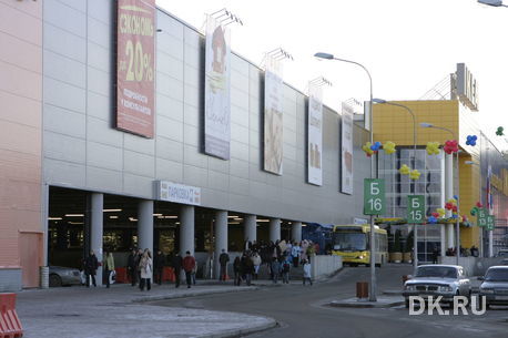 Итоги недели: ЦБ повысил ключевую ставку до 17%, ТЦ зафиксировали аренду в рублях 3