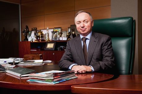 Итоги недели: Алянич продает магазины, «Атомстройкомплекс» не будет строить здание НИИ ОММ 2