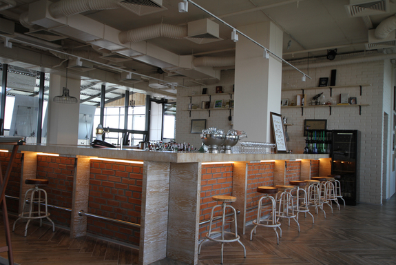 На крыше Clever Park откроется ресторан с газоном 3