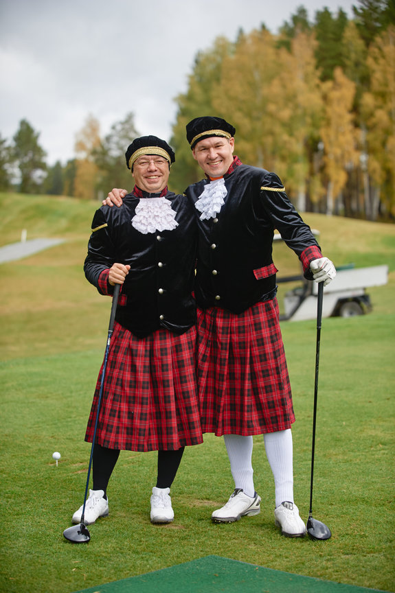 Екатеринбургские бизнесмены сыграли на турнире по гольфу в стиле 20-х гг. 2