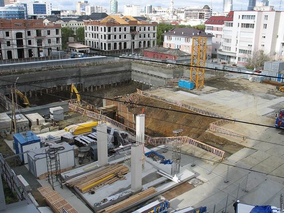 В Екатеринбурге начали строить «пробник» штаб-квартиры РМК 1 В Екатеринбурге начали строить «пробник» штаб-квартиры РМК 1