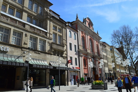 Фотоподборка самых дорогих улиц мира 10