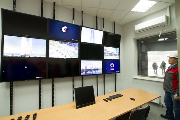 Изнанка башни «Исеть»: Каково жить в самом высоком здании Екатеринбурга / ФОТО 1