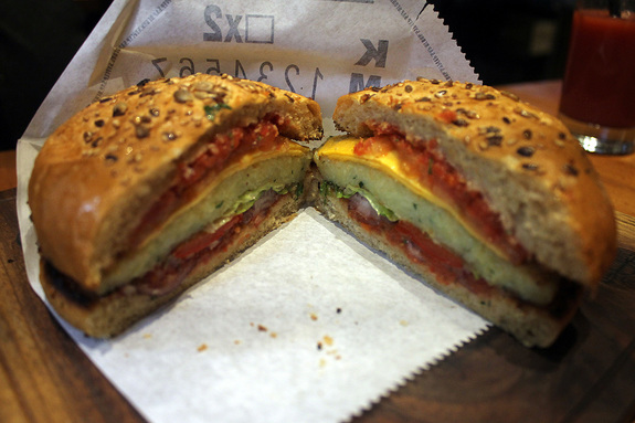 Ресторанная критика Якова Можаева: бургерная «Огонь» 15