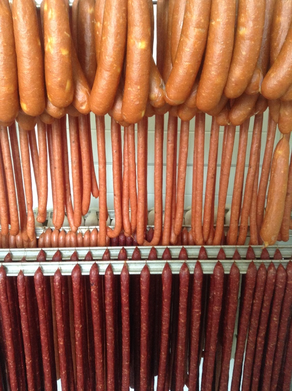 Как заработать на немецких колбасках из уральского мяса: опыт компании DIRK 3