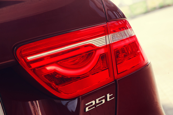 Jaguar XE: тест-драйв с Дмитрием Елизаровым 9