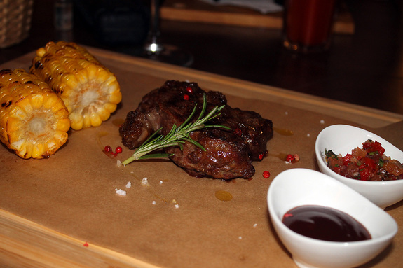 Ресторанная критика Якова Можаева: стейк-бар «Кастанеда» 15 Ресторанная критика Якова Можаева: стейк-бар «Кастанеда» 15