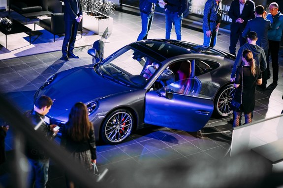 Красота, лоск, мощь: в Ростове презентовали новый Porsche 911 16 Красота, лоск, мощь: в Ростове презентовали новый Porsche 911 16