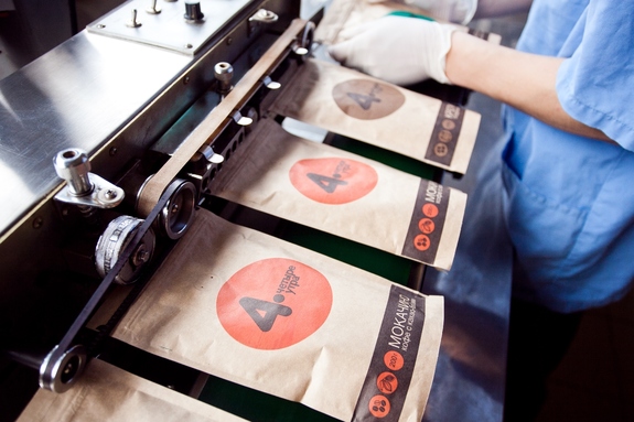 Как происходит процесс обжарки кофе: фоторепортаж с миасской «Чайно-кофейной фабрики» 6 Как происходит процесс обжарки кофе: фоторепортаж с миасской «Чайно-кофейной фабрики» 6