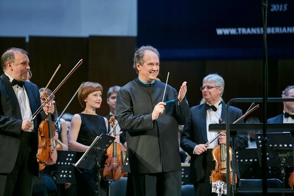 Дирижер Дмитрий Лисс: «Про «лабутены» слышал. Выдающееся произведение». ИНТЕРВЬЮ 3 Дирижер Дмитрий Лисс: «Про «лабутены» слышал. Выдающееся произведение». ИНТЕРВЬЮ 3