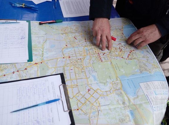 На митинг против плохих дорог в Челябинске пришло меньше 100 человек 2 На митинг против плохих дорог в Челябинске пришло меньше 100 человек 2