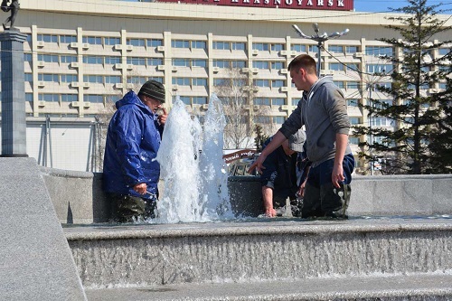 Запуск красноярских фонтанов намечен на 9 мая (ФОТО)
1 Запуск красноярских фонтанов намечен на 9 мая (ФОТО)
1