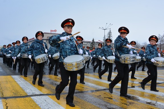 Торжественное шествие в Красноярске в честь Дня Победы (ФОТО, ВИДЕО) 8
