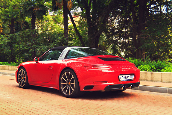 Porsche 911: тест-драйв с Дмитрием Елизаровым 4 Porsche 911: тест-драйв с Дмитрием Елизаровым 4