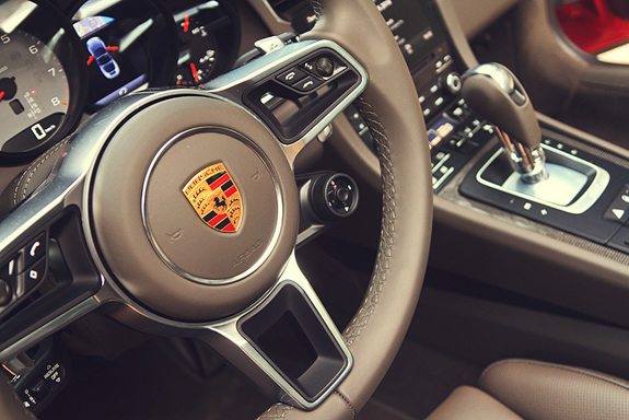 Porsche 911: тест-драйв с Дмитрием Елизаровым 5 Porsche 911: тест-драйв с Дмитрием Елизаровым 5