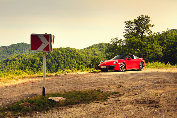 Porsche 911: тест-драйв с Дмитрием Елизаровым 9 Porsche 911: тест-драйв с Дмитрием Елизаровым 9