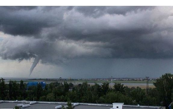 После прошедшего смерча на Дону продолжаются восстановительные работы 3 После прошедшего смерча на Дону продолжаются восстановительные работы 3