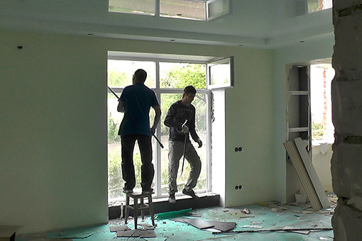 На улице Гривской в Казани сносят незаконно построенный таунхаус 2 На улице Гривской в Казани сносят незаконно построенный таунхаус 2