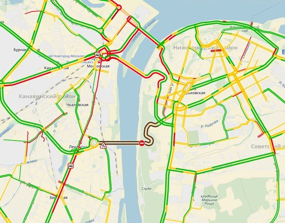 В Нижнем Новгороде образовались крупные пробки из-за закрытия Молитовского моста 1 В Нижнем Новгороде образовались крупные пробки из-за закрытия Молитовского моста 1