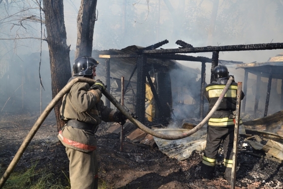 В центре Челябинска выгорело кафе. Фото с места происшествия 4 В центре Челябинска выгорело кафе. Фото с места происшествия 4