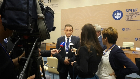 Делегация Ростовской области подписала на питерском форуме соглашений на 4 млрд руб 1 Делегация Ростовской области подписала на питерском форуме соглашений на 4 млрд руб 1