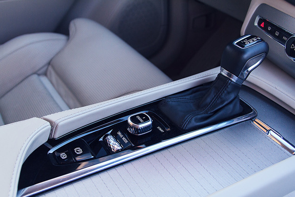 Volvo XC90: тест-драйв с Дмитрием Елизаровым 9 Volvo XC90: тест-драйв с Дмитрием Елизаровым 9