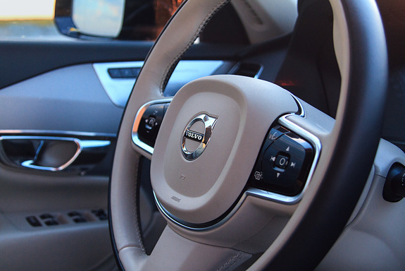 Volvo XC90: тест-драйв с Дмитрием Елизаровым 10 Volvo XC90: тест-драйв с Дмитрием Елизаровым 10