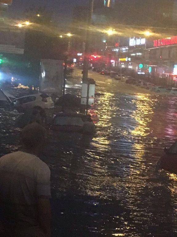 Ливень в Ростове привел к разрушениям и человеческим жертвам (фото) 1 Ливень в Ростове привел к разрушениям и человеческим жертвам (фото) 1