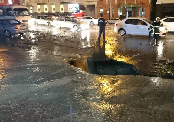 Ливень в Ростове привел к разрушениям и человеческим жертвам (фото) 8 Ливень в Ростове привел к разрушениям и человеческим жертвам (фото) 8