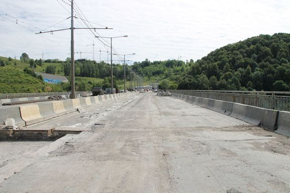 На Молитовском мосту в Нижнем Новгороде начата укладка рельсов. ФОТО 3 На Молитовском мосту в Нижнем Новгороде начата укладка рельсов. ФОТО 3