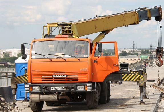 На Молитовском мосту в Нижнем Новгороде начата укладка рельсов. ФОТО 4 На Молитовском мосту в Нижнем Новгороде начата укладка рельсов. ФОТО 4
