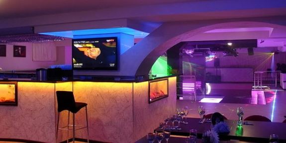 В Татарстане владелец развлекательного клуба начнет голодовку у здания суда 1 В Татарстане владелец развлекательного клуба начнет голодовку у здания суда 1