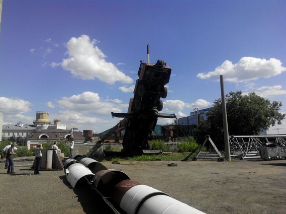 Около здания КФУ рухнул 100-тонный автокран 2 Около здания КФУ рухнул 100-тонный автокран 2