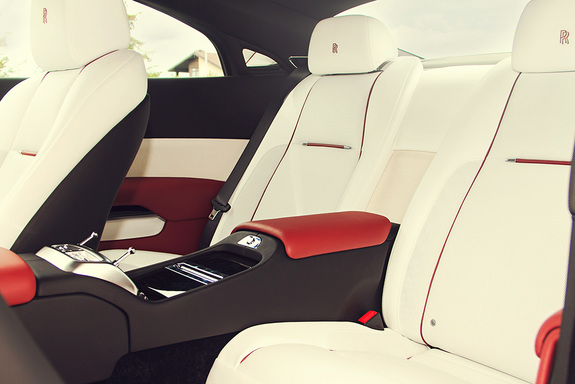 Rolls-Royce Wraith: тест-драйв с Дмитрием Елизаровым 6 Rolls-Royce Wraith: тест-драйв с Дмитрием Елизаровым 6