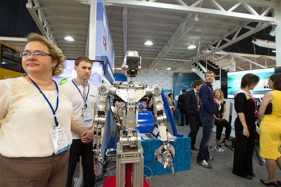 Как прошел первый день ИННОПРОМа / ФОТОРЕПОРТАЖ 4 Как прошел первый день ИННОПРОМа / ФОТОРЕПОРТАЖ 4