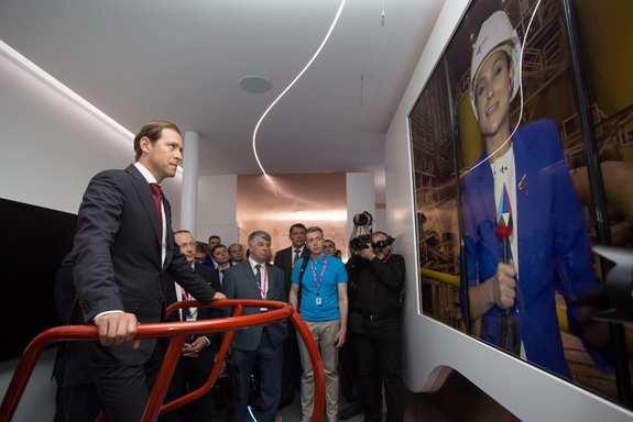 «Давим буржуев по всем фронтам!» Как на самом деле проходил ИННОПРОМ-2016 2 «Давим буржуев по всем фронтам!» Как на самом деле проходил ИННОПРОМ-2016 2