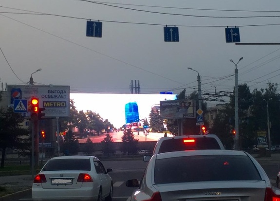 В Челябинске снова заработал огромный медиафасад - на новом месте 1 В Челябинске снова заработал огромный медиафасад - на новом месте 1