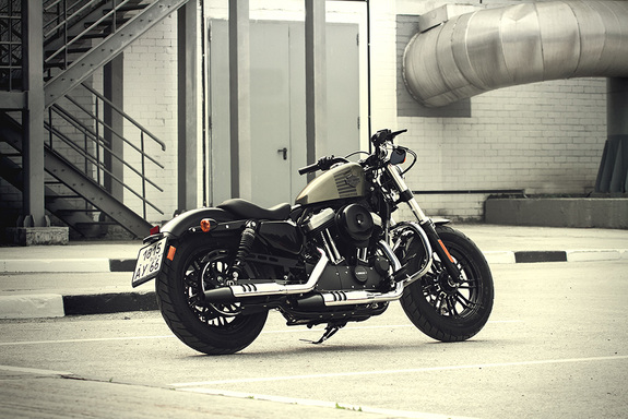 Harley-Davidson Sportster Forty-Eight: тест-драйв с Дмитрием Елизаровым 3 Harley-Davidson Sportster Forty-Eight: тест-драйв с Дмитрием Елизаровым 3
