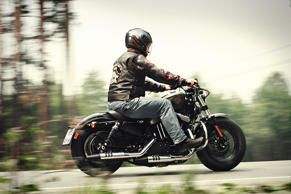 Harley-Davidson Sportster Forty-Eight: тест-драйв с Дмитрием Елизаровым 4 Harley-Davidson Sportster Forty-Eight: тест-драйв с Дмитрием Елизаровым 4