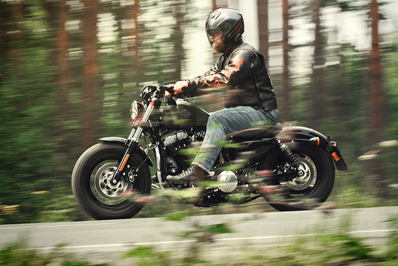 Harley-Davidson Sportster Forty-Eight: тест-драйв с Дмитрием Елизаровым 5 Harley-Davidson Sportster Forty-Eight: тест-драйв с Дмитрием Елизаровым 5
