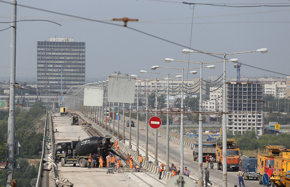 Молитовский мост: трамвайные пути закатали в бетон. ФОТО 7 Молитовский мост: трамвайные пути закатали в бетон. ФОТО 7