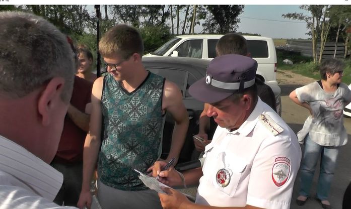 В Ростовской области протестующие фермеры перекрыли трассу М-4 "Дон" 1 В Ростовской области протестующие фермеры перекрыли трассу М-4 "Дон" 1