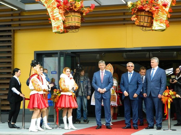 "Столица Нижний" вложила 440 млн руб. в открытие площадки "Торговые ряды "Жар-Птица" 1 "Столица Нижний" вложила 440 млн руб. в открытие площадки "Торговые ряды "Жар-Птица" 1