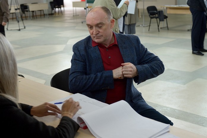 На нескольких избирательных участках Челябинска прошли проверки 3 На нескольких избирательных участках Челябинска прошли проверки 3