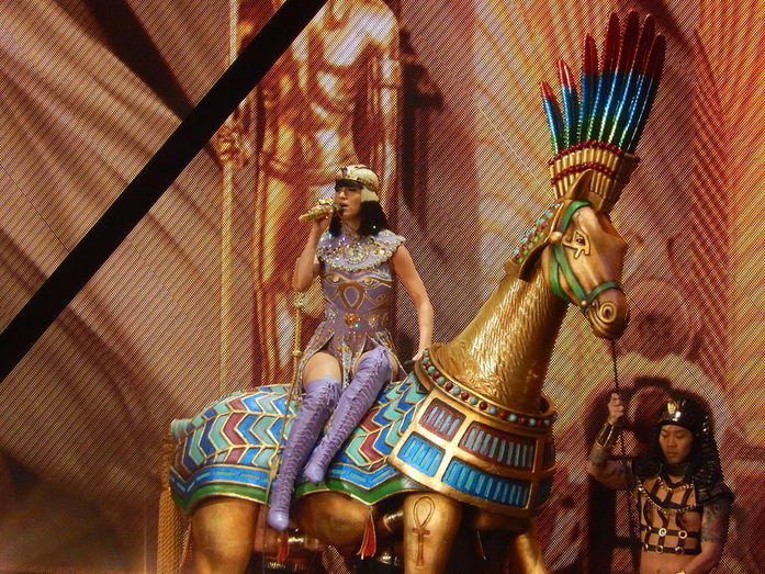 Они зарабатывают миллионы: опубликован рейтинг самых высокооплачиваемых певиц мира 5 Они зарабатывают миллионы: опубликован рейтинг самых высокооплачиваемых певиц мира 5