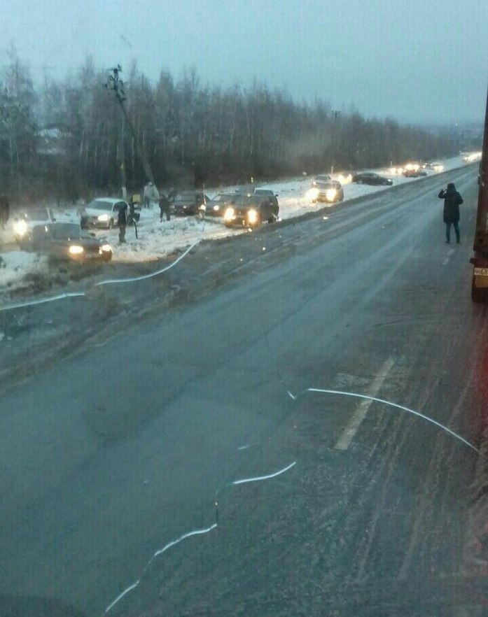 В Казани гололедица вызвала транспортный коллапс, аэропорт закрыт //ФОТО 1 В Казани гололедица вызвала транспортный коллапс, аэропорт закрыт //ФОТО 1