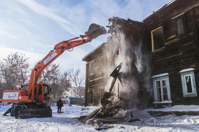«Стрижи» освободили от ветхого дома площадку под новый объект 1 «Стрижи» освободили от ветхого дома площадку под новый объект 1